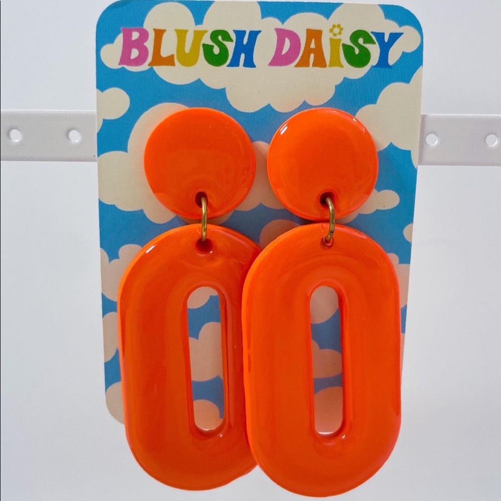 Blush Daisy Earrings 
New//Always Sold Out